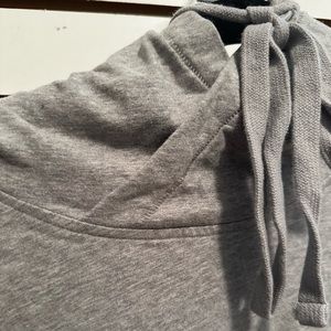 ALO yoga pull over brand new